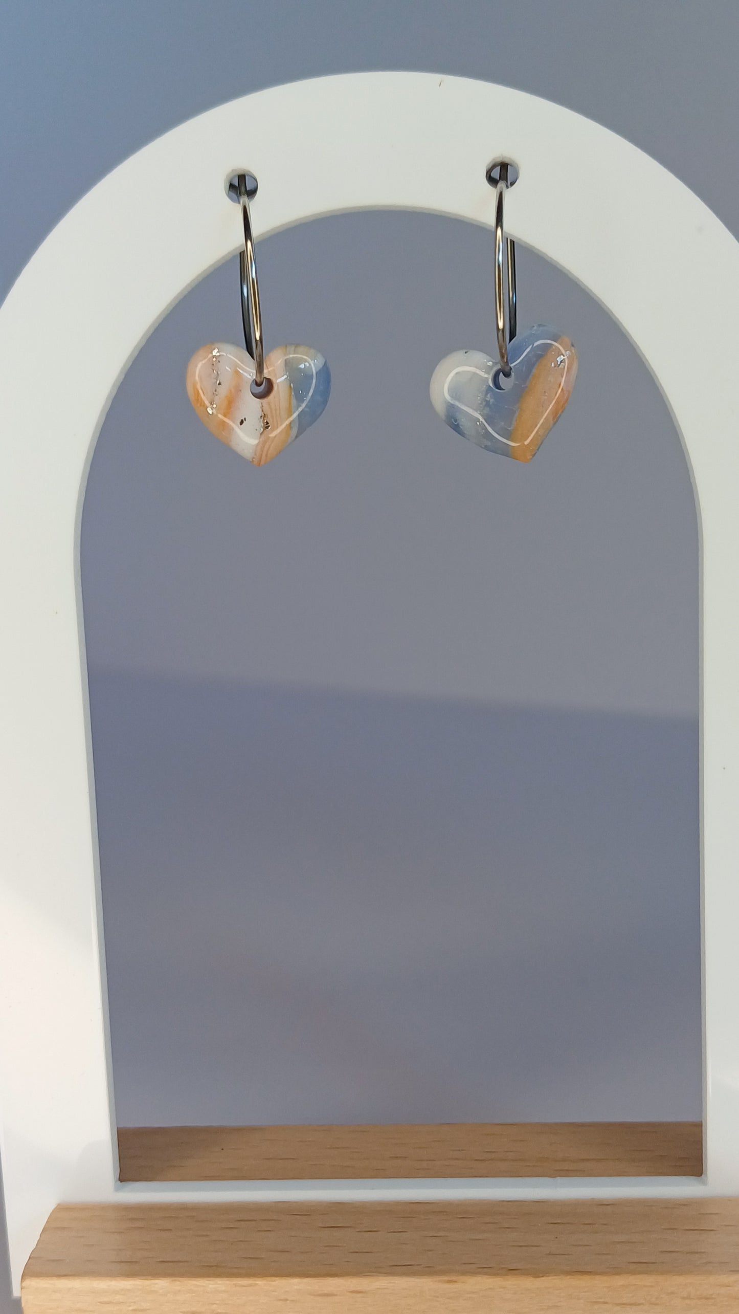 Blue marble Hearts Creolen, small
