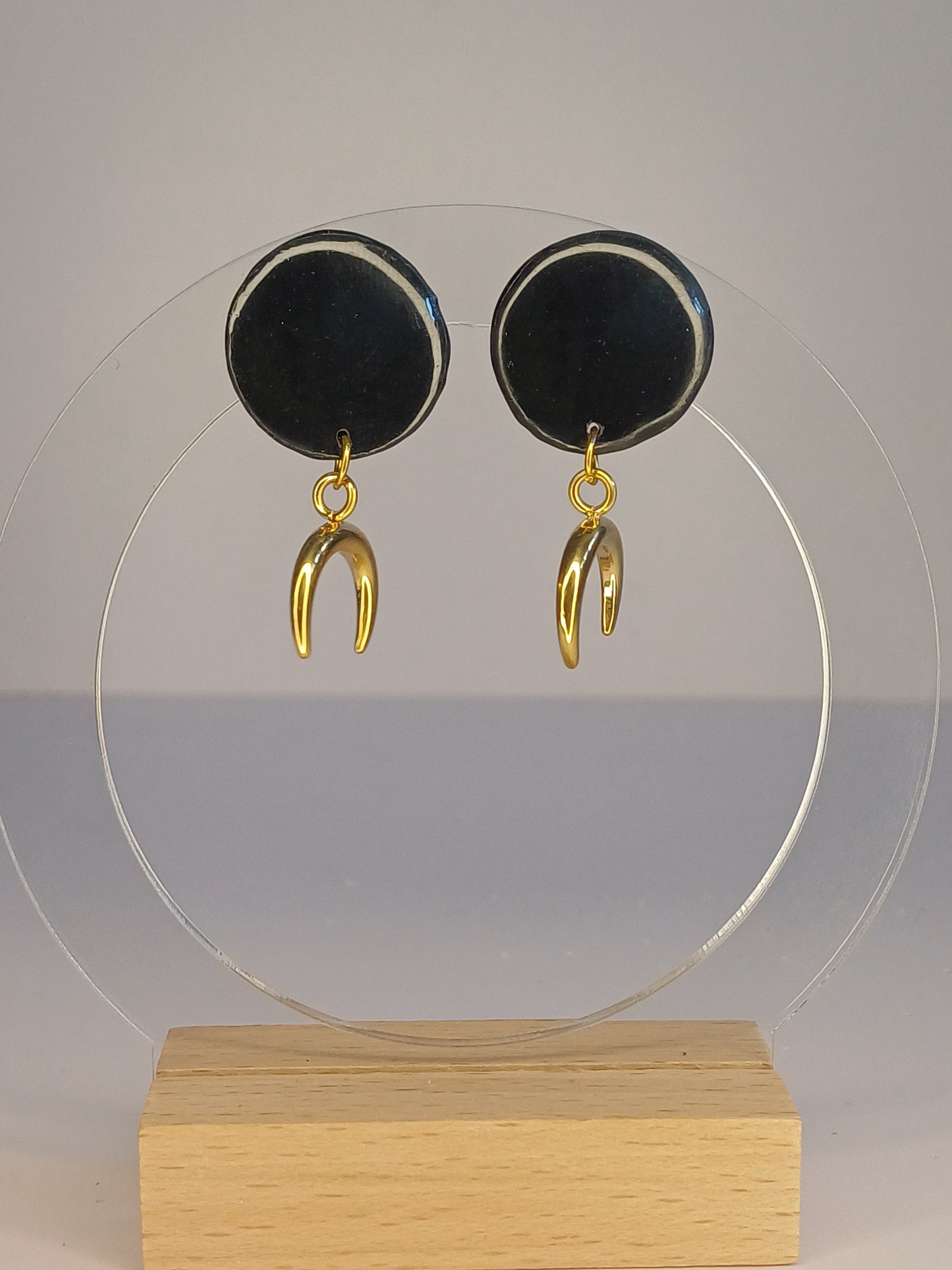 Black x Gold Crescent Stecker