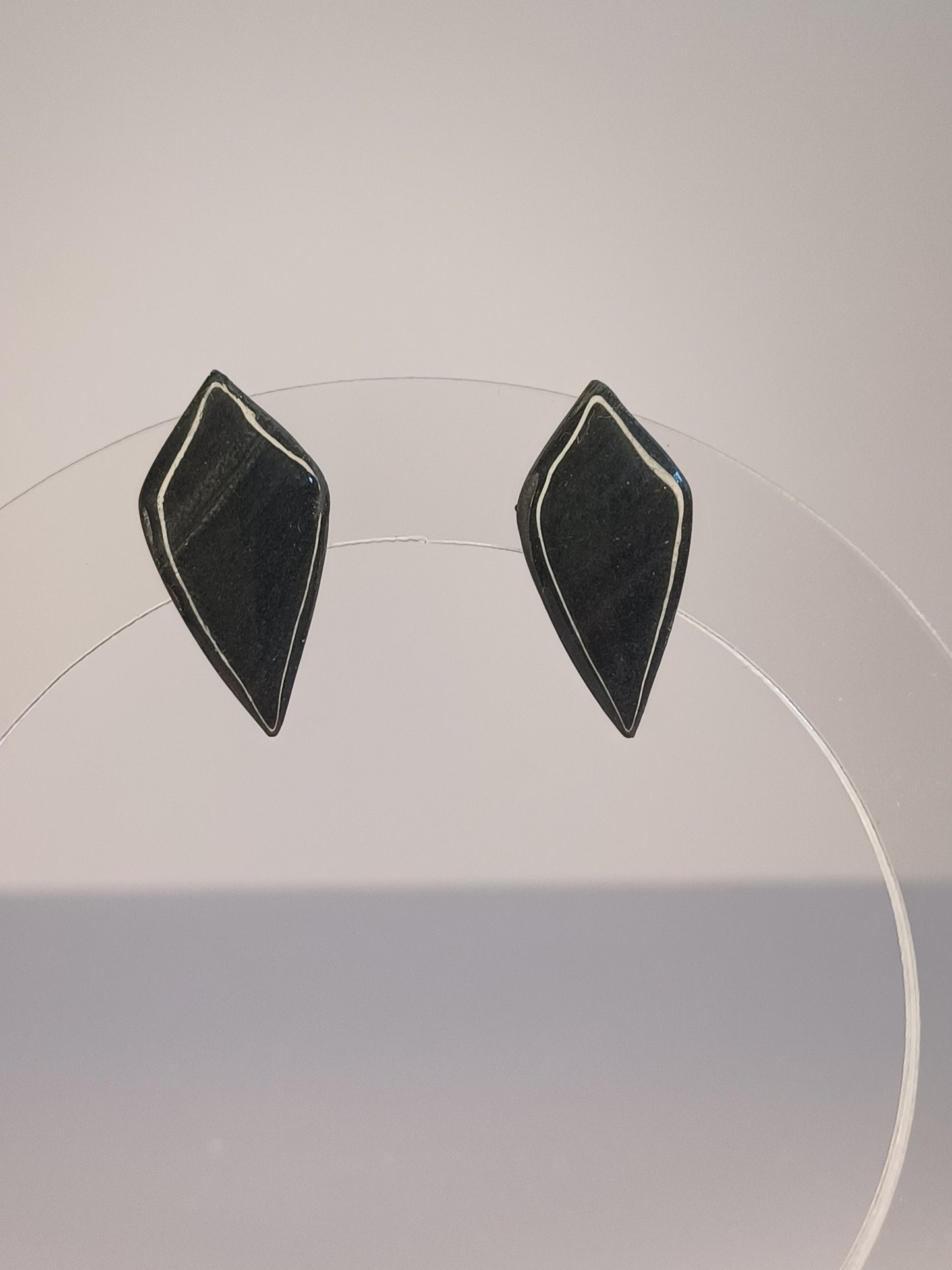 Blackish Diamond Stecker