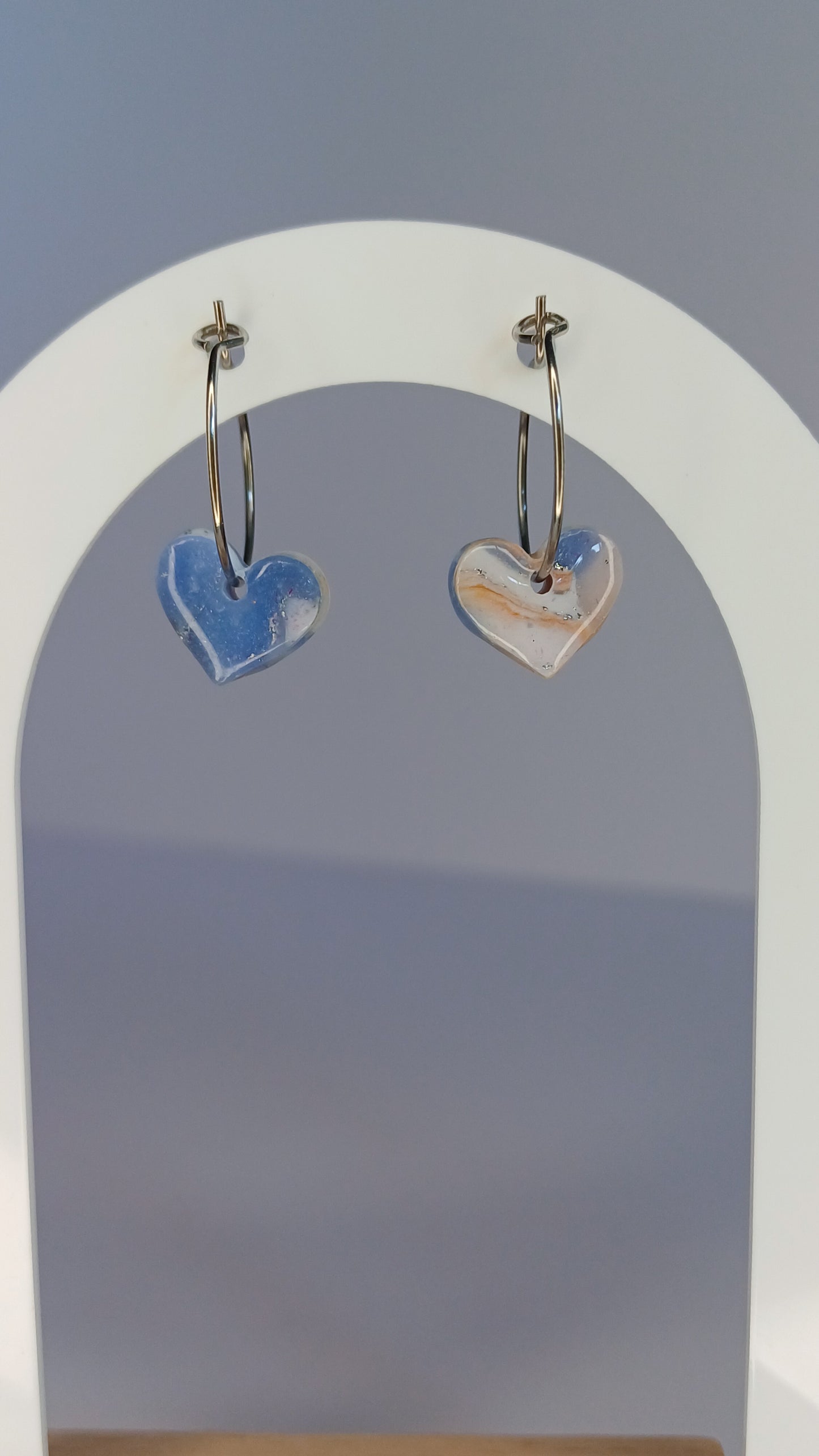 Blue marble Hearts Creolen, small